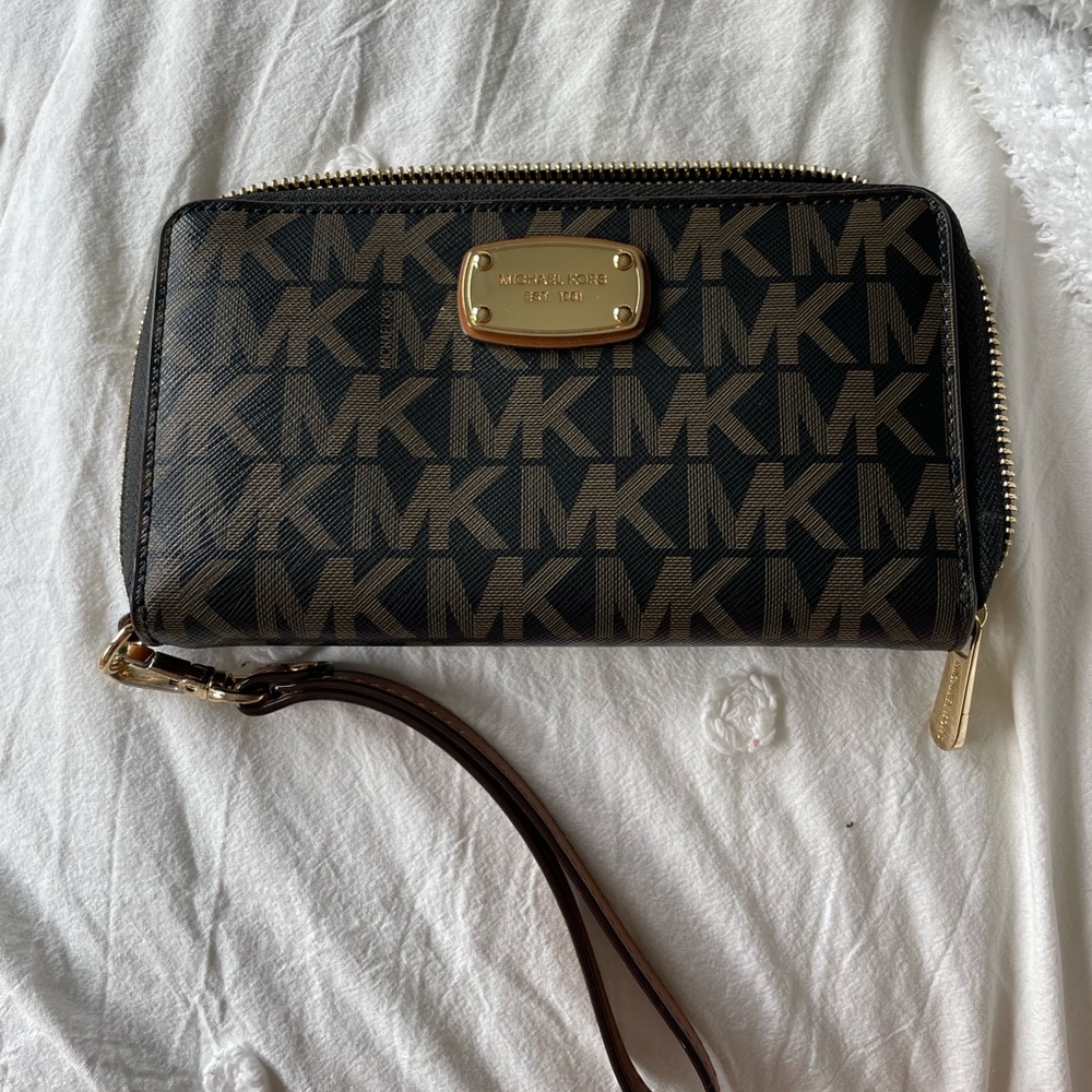 Lightly Used Brown Michael Kors Wristlet